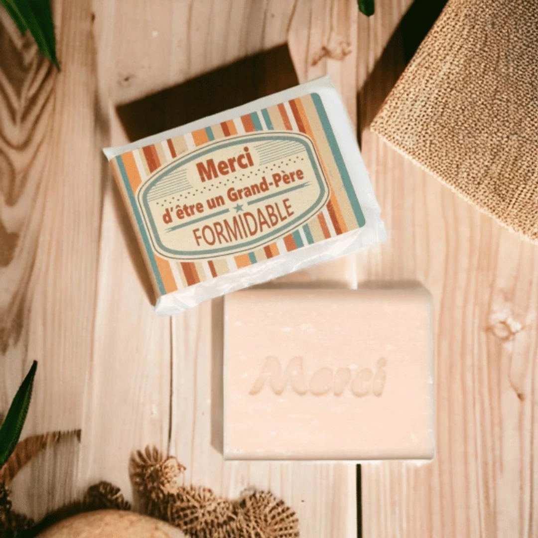[SMGPF50GRS]-Savonnette-Merci-Grand-Pere-Formidable-Mas-Du-Roseau-50g-2.webp