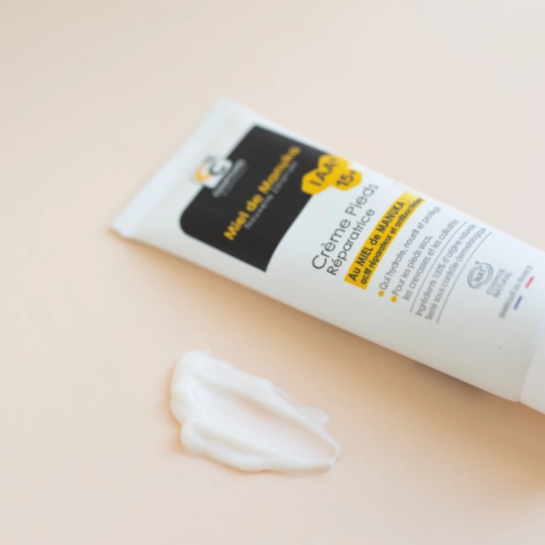 [CPMM75]-Creme-Pieds-Soin-Reparateur-Au-Miel-De-Manuka-75ml-3.webp