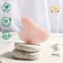Masseur Gua Sha En Pierre Naturelle Avec Housse En Lin Sun&Sia rose 5.webp
