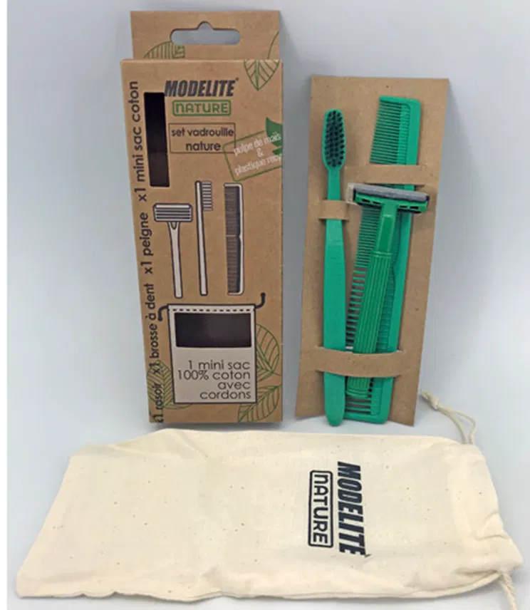 Set Vadrouille : 1 Rasoir / 1 Brosse à Dents / 1 peigne